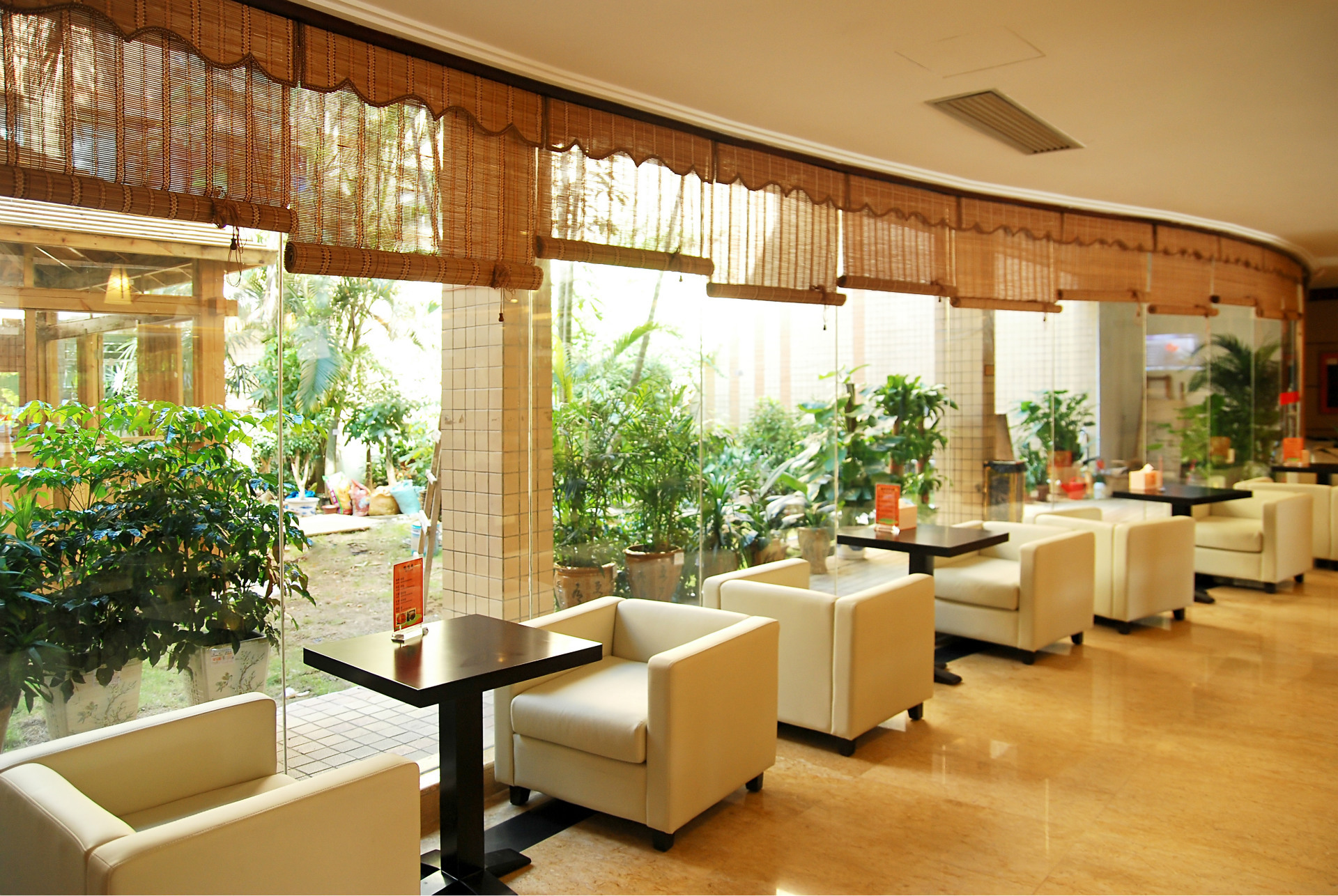冠廚商用廚房設(shè)備帶您了解，開(kāi)西餐廳需要哪些廚房設(shè)備？